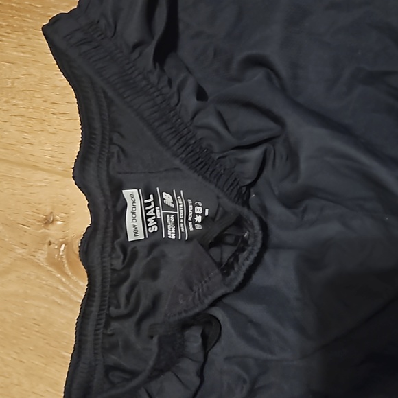 Mens new balance shorts - Picture 3 of 3